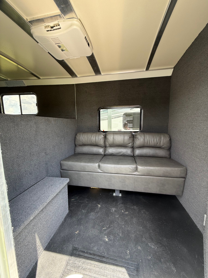 New 2026 Cimarron Trailers Lonestar Stock Combo 24' Horse Trailer