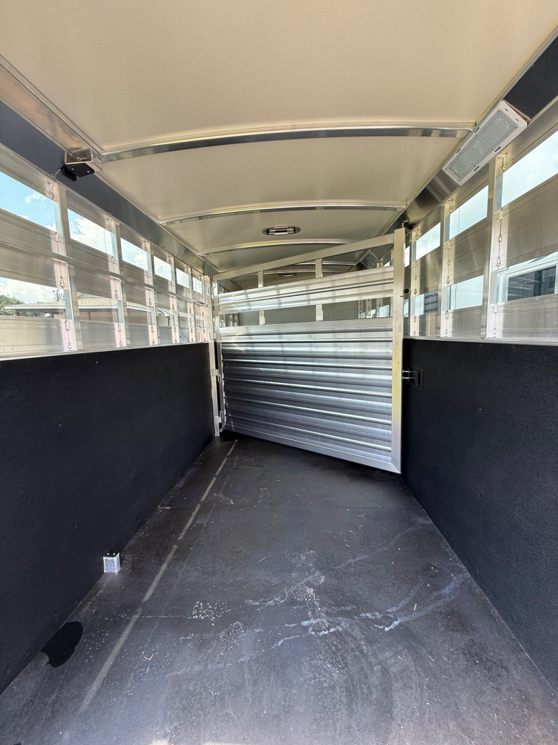 New 2026 Cimarron Trailers Lonestar Stock Combo 24' Horse Trailer