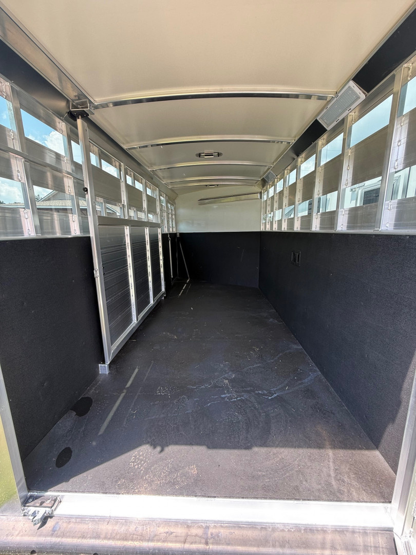 New 2026 Cimarron Trailers Lonestar Stock Combo 24' Horse Trailer