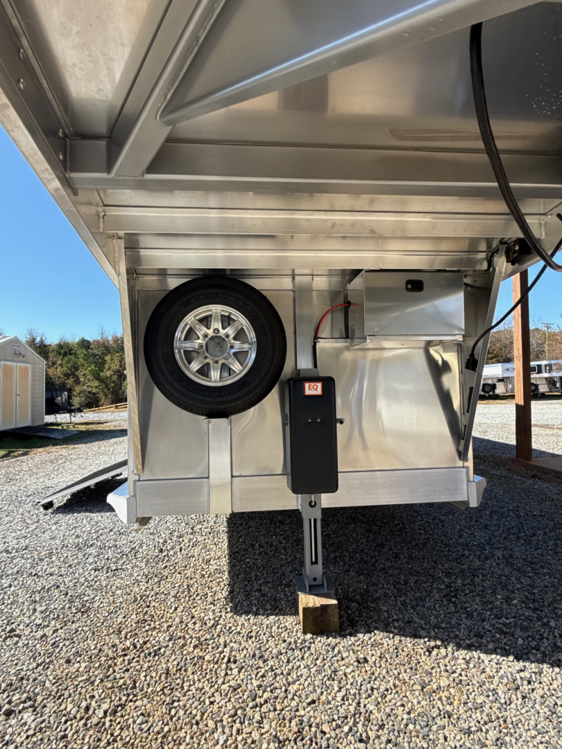 New 2026 Cimarron Trailers Norstar 2+1 Horse Trailer