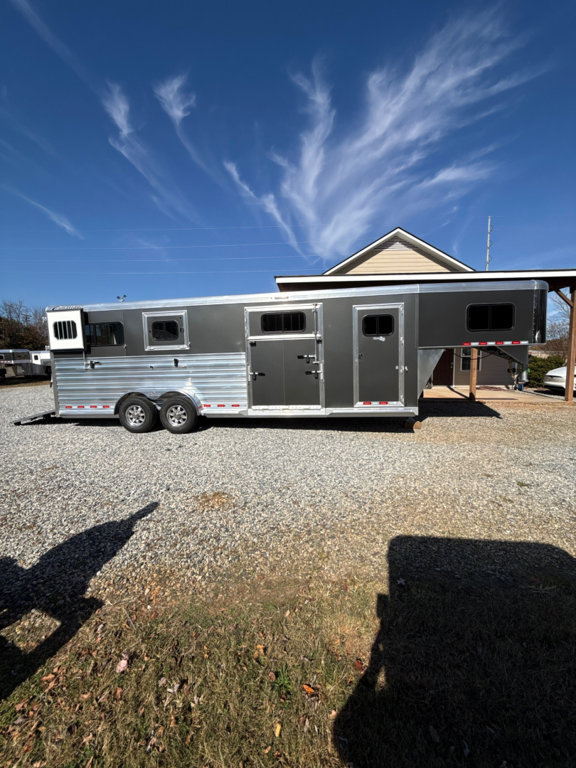 New 2026 Cimarron Trailers Norstar 2+1 Horse Trailer