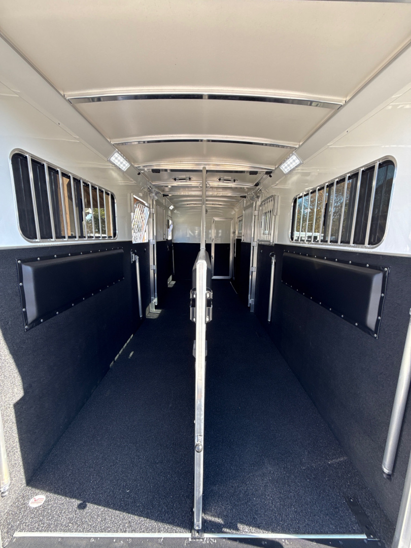 New 2026 Cimarron Trailers Norstar 2+1 Horse Trailer