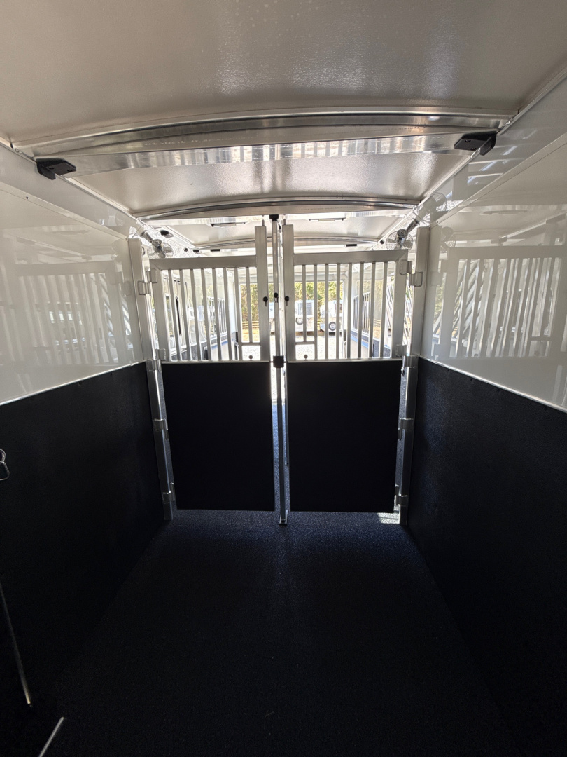 New 2026 Cimarron Trailers Norstar 2+1 Horse Trailer
