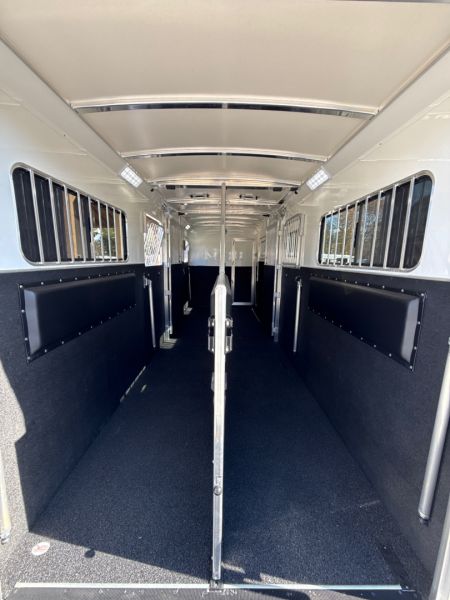 New 2026 Cimarron Trailers Norstar 2+1 Horse Trailer