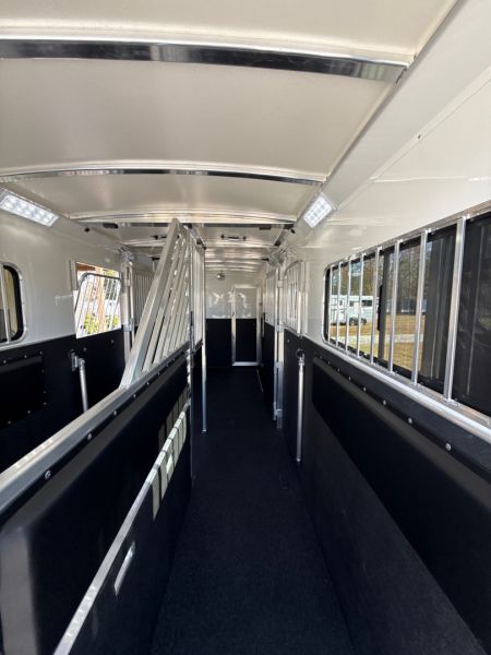 New 2026 Cimarron Trailers Norstar 2+1 Horse Trailer
