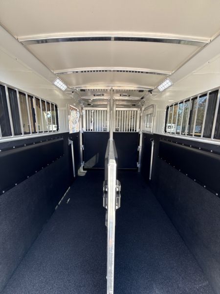 New 2026 Cimarron Trailers Norstar 2+1 Horse Trailer