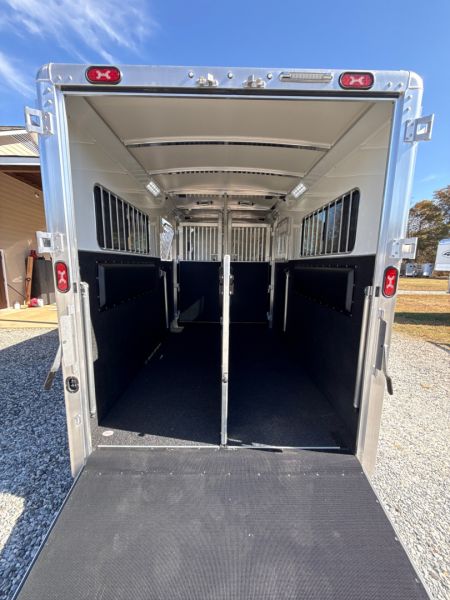 New 2026 Cimarron Trailers Norstar 2+1 Horse Trailer