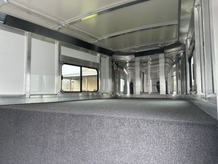 New 2026 CIMARRON Norstar 2 Horse Straight load Gooseneck Horse Trailer