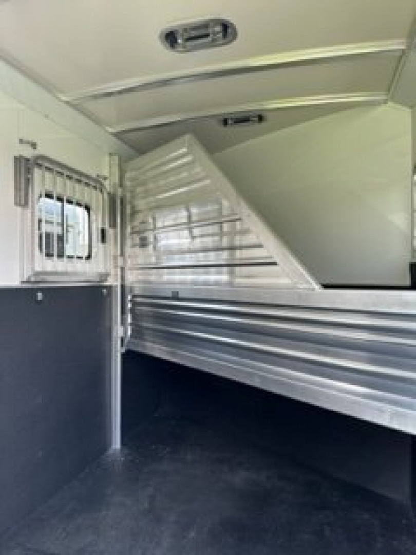 New 2026 CIMARRON TRAILERS Norstar 2 Horse Slant Load w/ Rear Tack