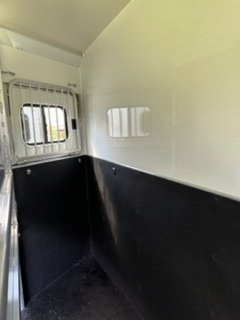 New 2026 CIMARRON TRAILERS Norstar 2 Horse Slant Load w/ Rear Tack