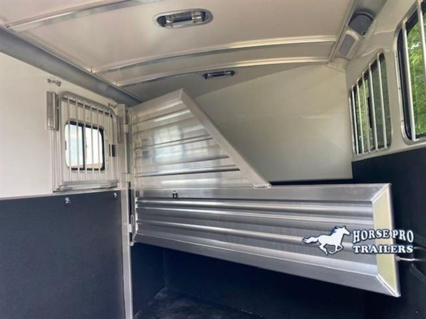 New 2026 CIMARRON TRAILERS Norstar 2 Horse Slant Load w/ Rear Tack