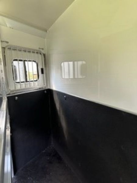 New 2026 CIMARRON TRAILERS Norstar 2 Horse Slant Load w/ Rear Tack