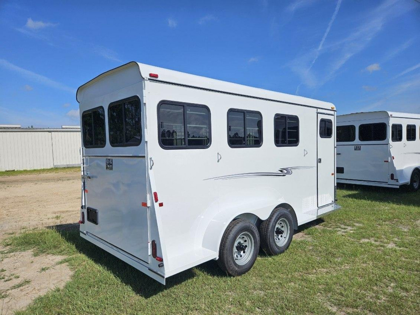 New 2026 Bee Chief 3 Horse Fully Enclosed Bumper Pull Horse Trailer