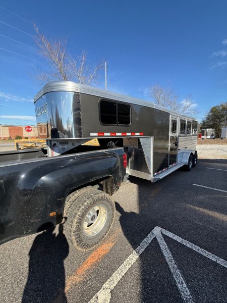 New 2026 Cimarron Trailers Norstar 3 Horse R.T.G Gooseneck