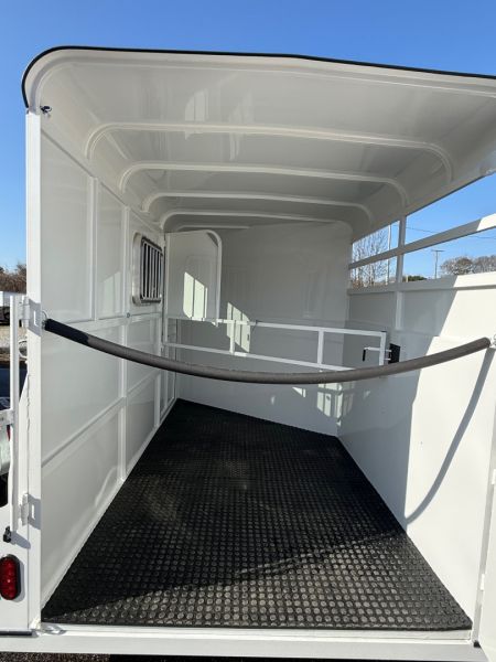 New 2026 Bee 2 Horse Slant Load BP w/Drops & Escape Door Horse Trailer