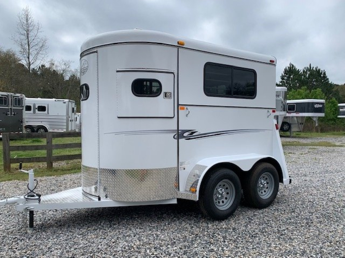 New 2026 Bee 2 Horse Straight Load BP Horse Trailer