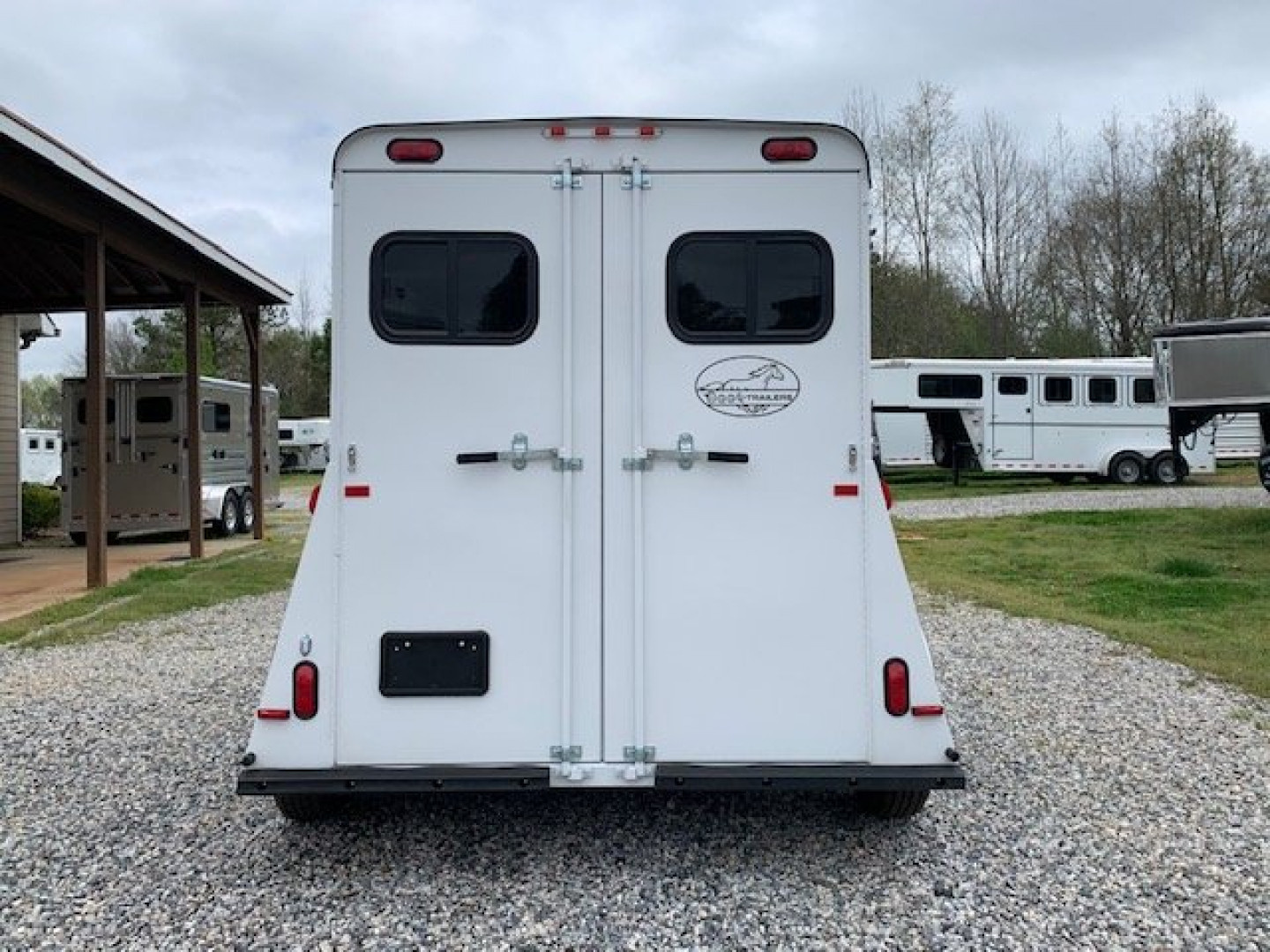 New 2026 Bee 2 Horse Straight Load BP Horse Trailer