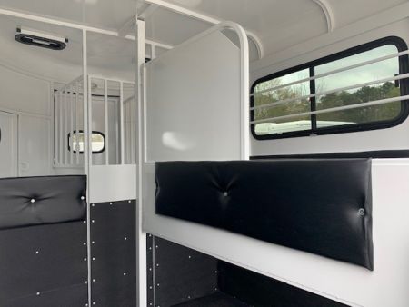 New 2026 Bee 2 Horse Straight Load BP Horse Trailer
