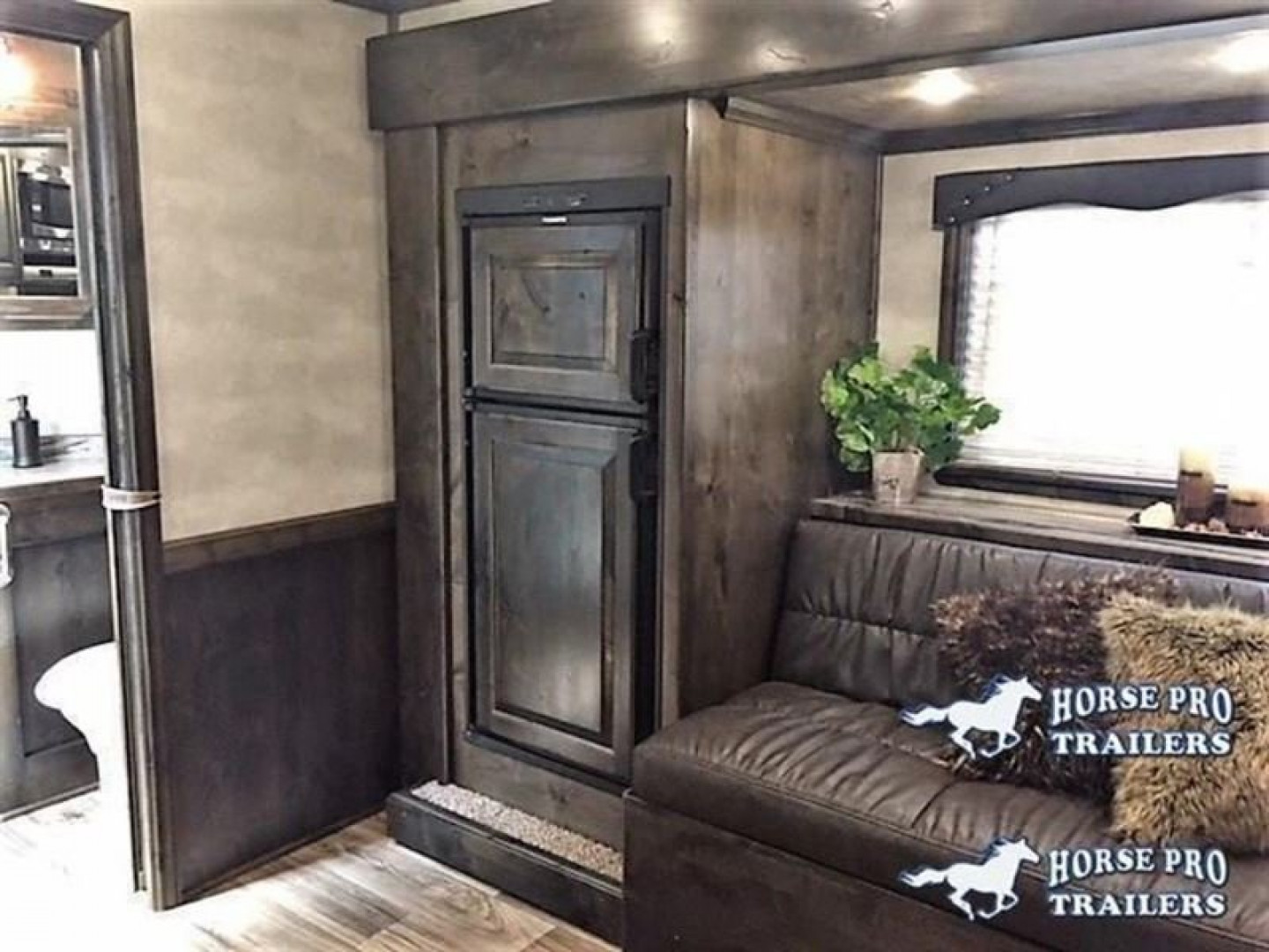New 2027 Cimarron Trailers 3 Horse 13'6 Outback LQ Horse Trailer