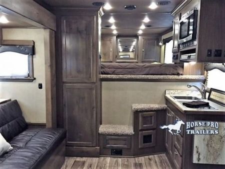 New 2027 Cimarron Trailers Lonestar Living Quarters Midtack Horse Trailer