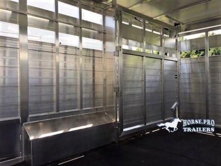 New 2027 Cimarron Trailers Lonestar Living Quarters Midtack Horse Trailer