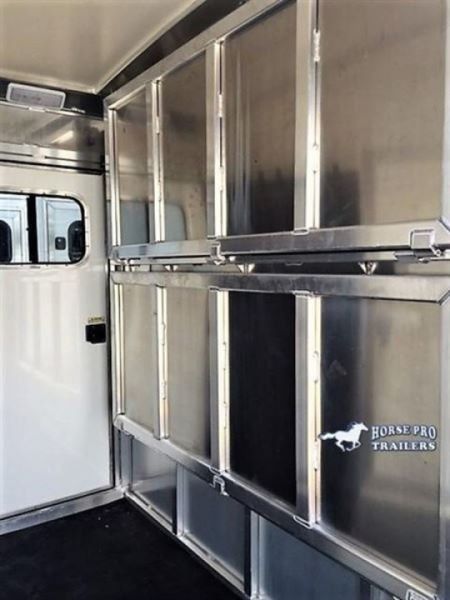 New 2027 Cimarron Trailers Lonestar Living Quarters Midtack Horse Trailer
