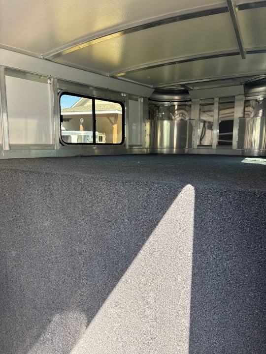 New 2026 Cimarron Trailers Lonestar LS24G Horse Trailer