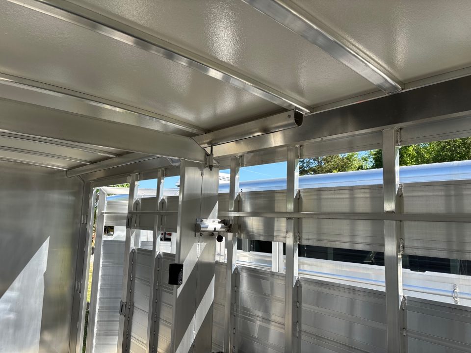 New 2026 Cimarron Trailers Lonestar LS24G Horse Trailer