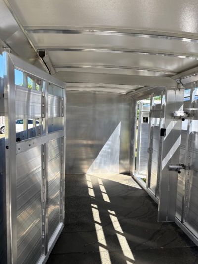 New 2026 Cimarron Trailers Lonestar LS24G Horse Trailer