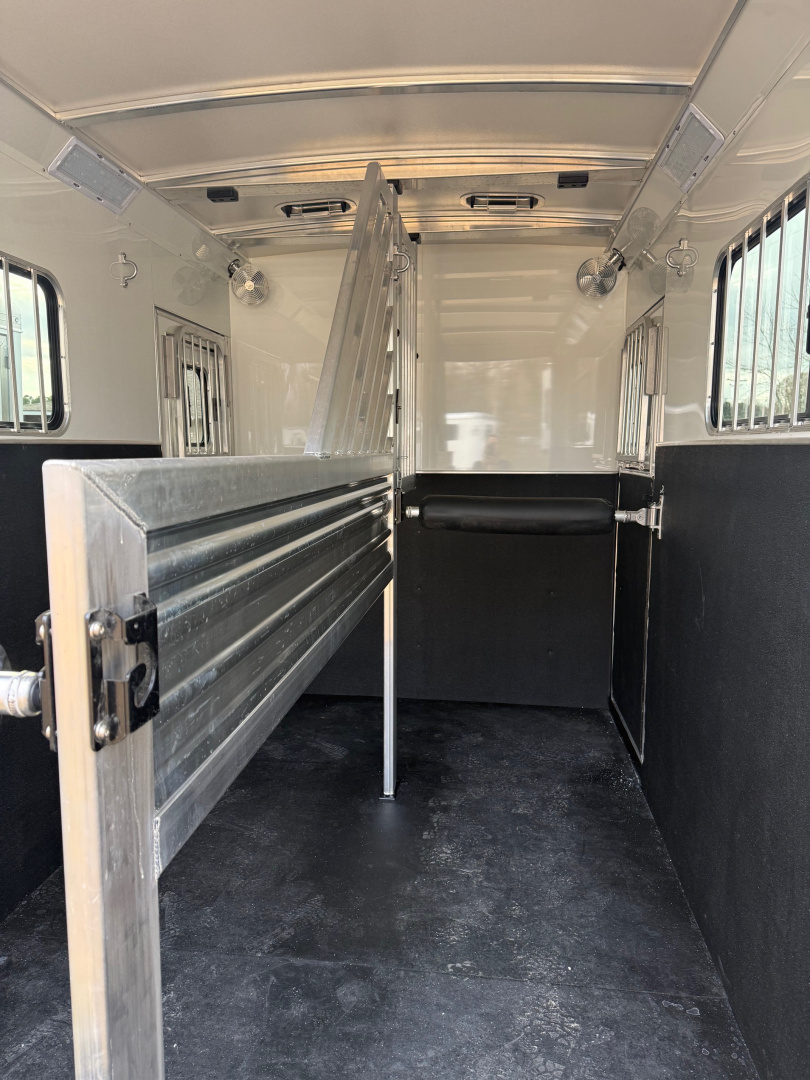 New 2026 CIMARRON TRAILERS Norstar 2 Horse Straight Load Bumper Pull Horse Trailer