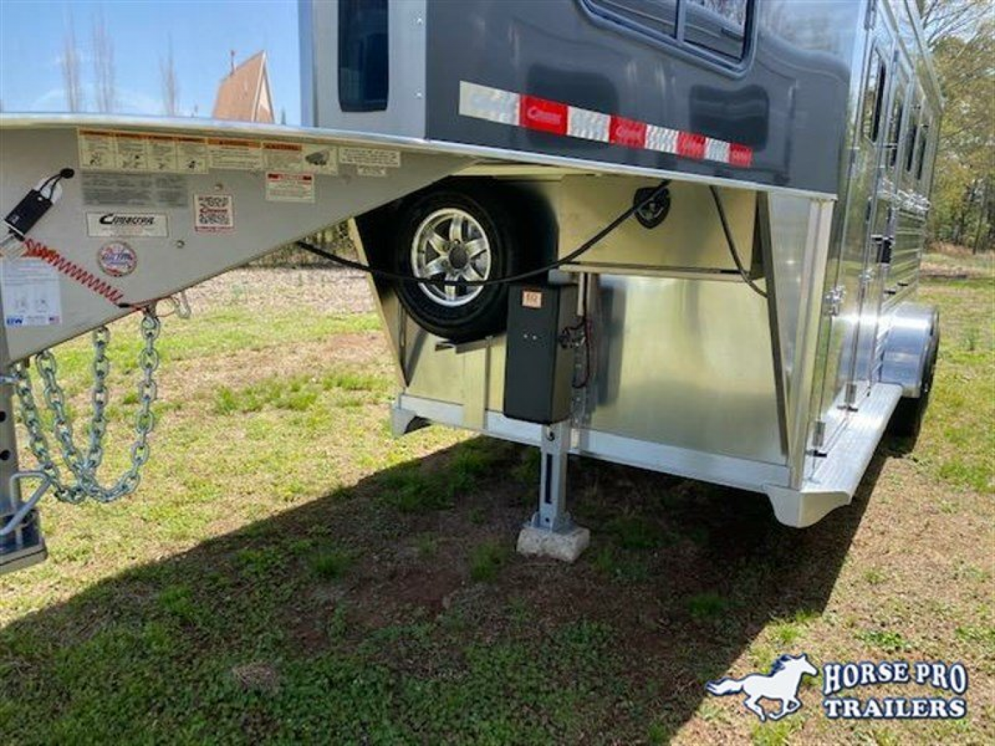 New 2027 Cimarron Trailers Norstar 3H SL GN Horse Trailer