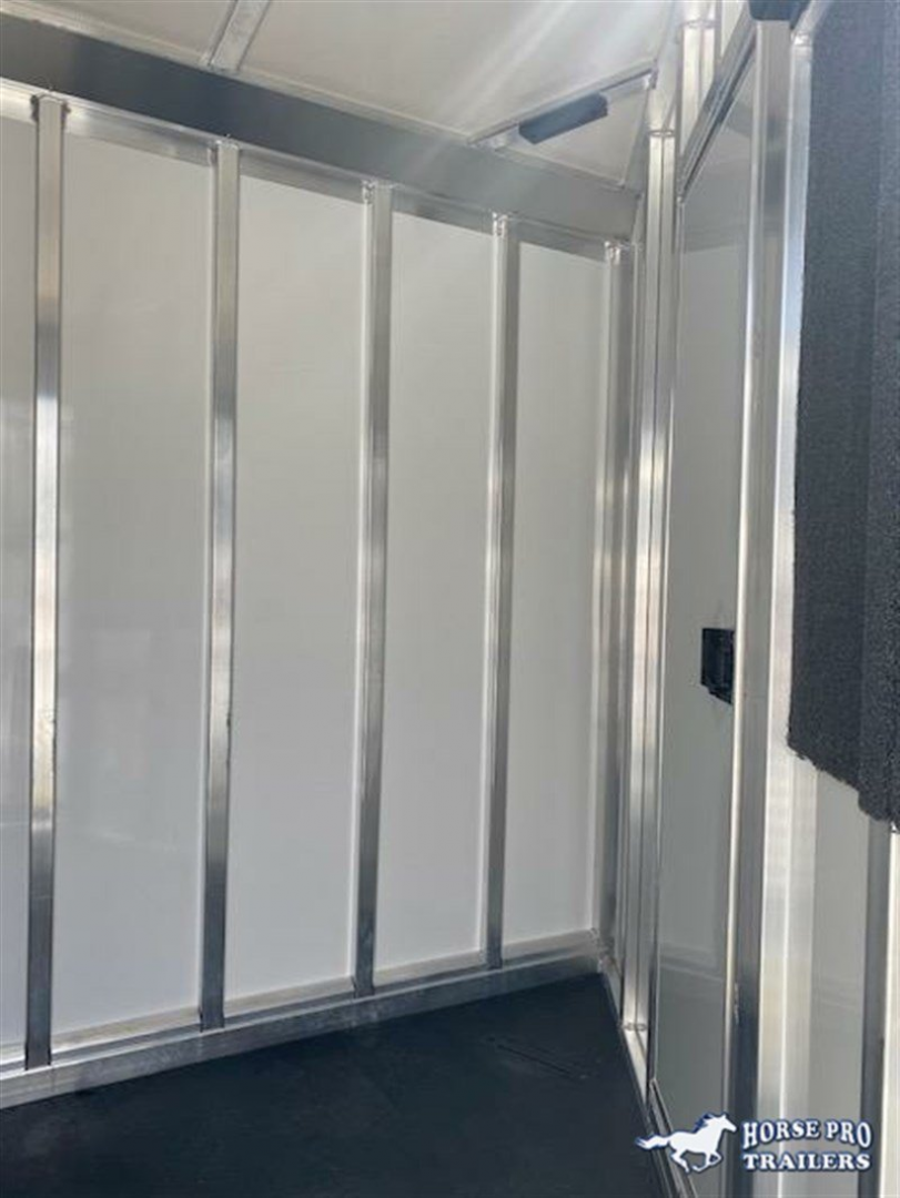 New 2027 Cimarron Trailers Norstar 3H SL GN Horse Trailer