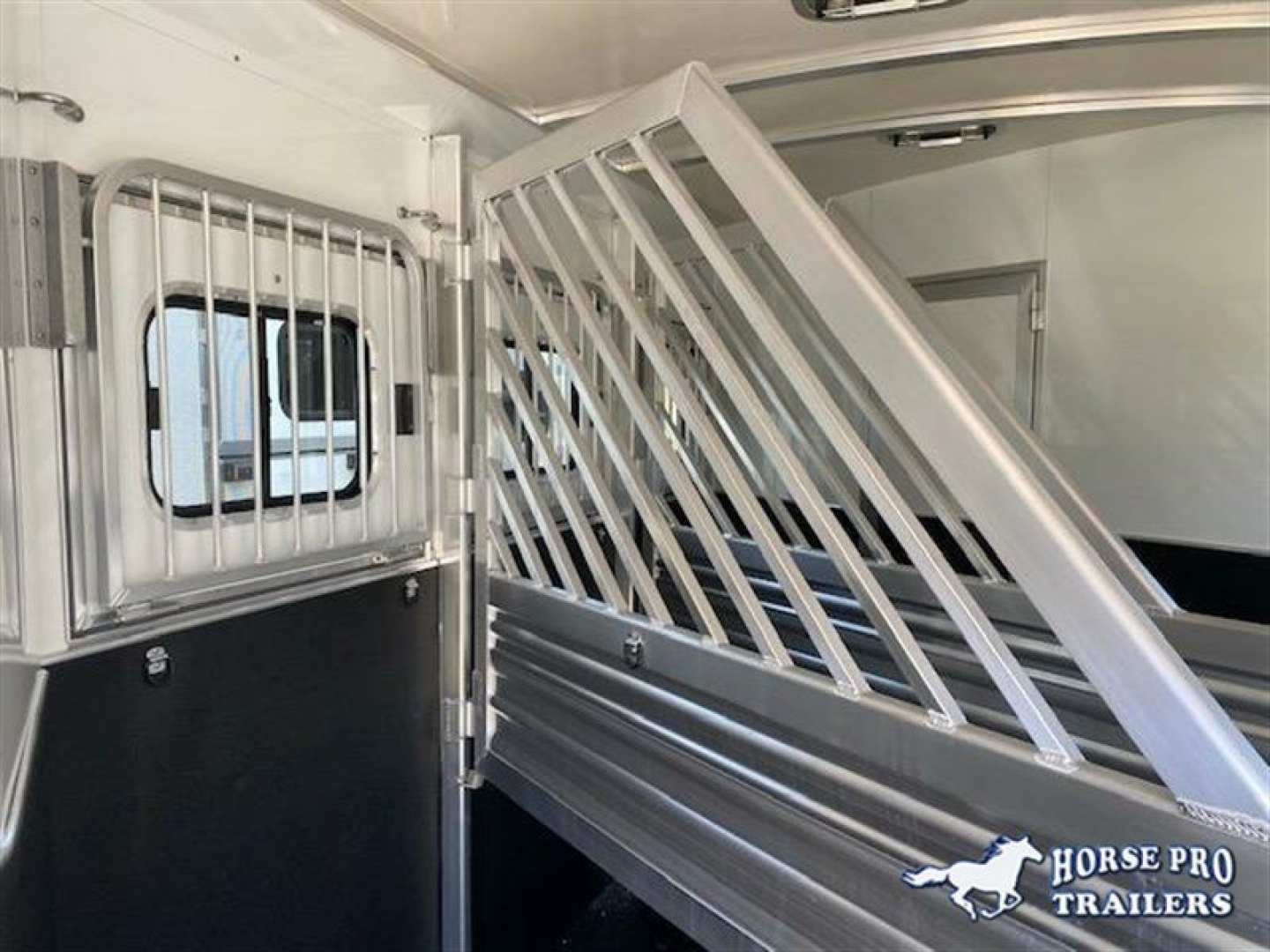 New 2027 Cimarron Trailers Norstar 3H SL GN Horse Trailer