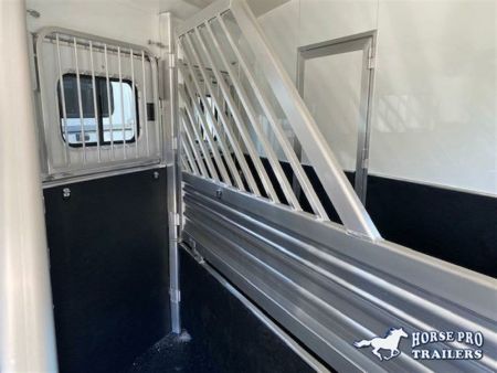 New 2027 Cimarron Trailers Norstar 3H SL GN Horse Trailer
