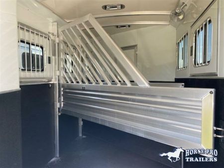 New 2027 Cimarron Trailers Norstar 3H SL GN Horse Trailer