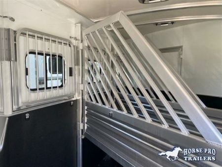 New 2027 Cimarron Trailers Norstar 3H SL GN Horse Trailer