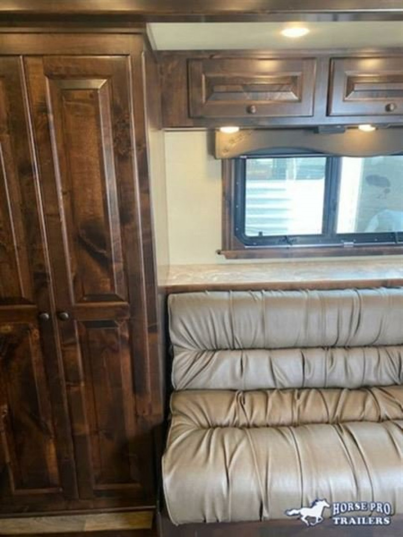 New 2025 CIMARRON TRAILERS Norstar 4 Horse Side Load 15'9 LQ Slideout Gener Horse Trailer