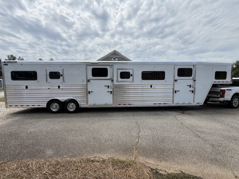 New 2027 Cimarron Trailers Norstar 6 Horse Head-To-Head +2 Horse Trailer