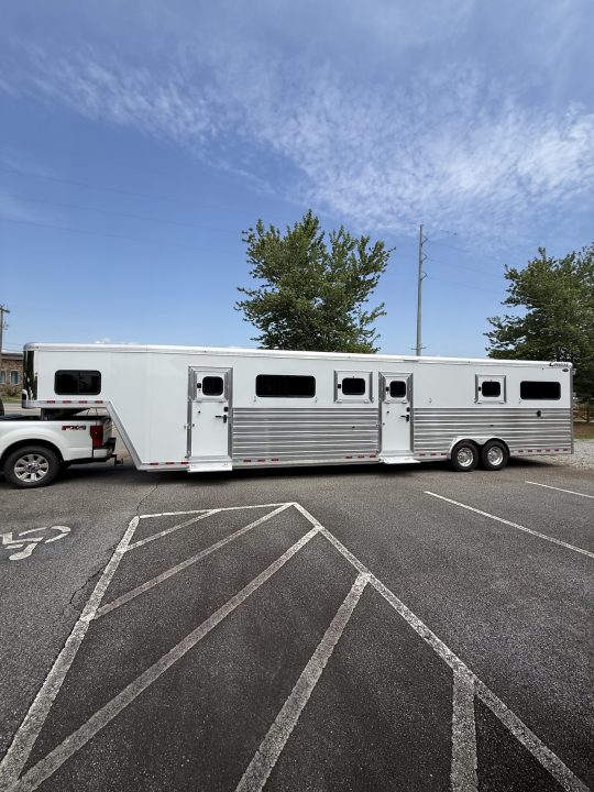 New 2027 Cimarron Trailers Norstar 6 Horse Head-To-Head +2 Horse Trailer