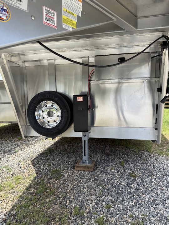 New 2027 Cimarron Trailers Norstar 6 Horse Head-To-Head +2 Horse Trailer