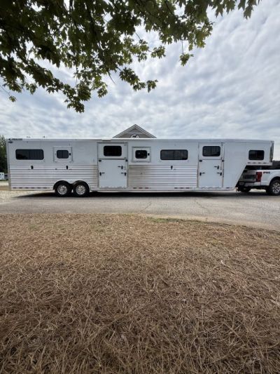 New 2027 Cimarron Trailers Norstar 6 Horse Head-To-Head +2 Horse Trailer