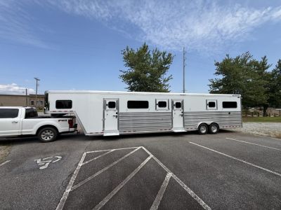 New 2027 Cimarron Trailers Norstar 6 Horse Head-To-Head +2 Horse Trailer