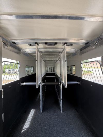 New 2027 Cimarron Trailers Norstar 6 Horse Head-To-Head +2 Horse Trailer