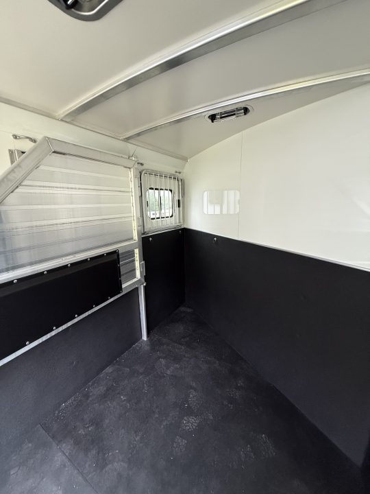 New 2026 Cimarron Trailers Norstar R.T.G. 2 Horse Slant Load BP 7'1 Tall w/Ramp Horse Trailer