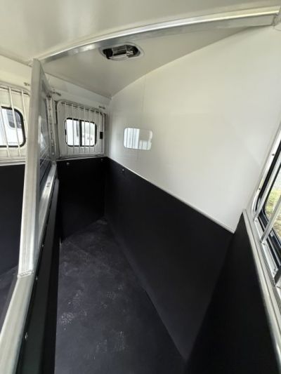 New 2026 Cimarron Trailers Norstar R.T.G. 2 Horse Slant Load BP 7'1 Tall w/Ramp Horse Trailer