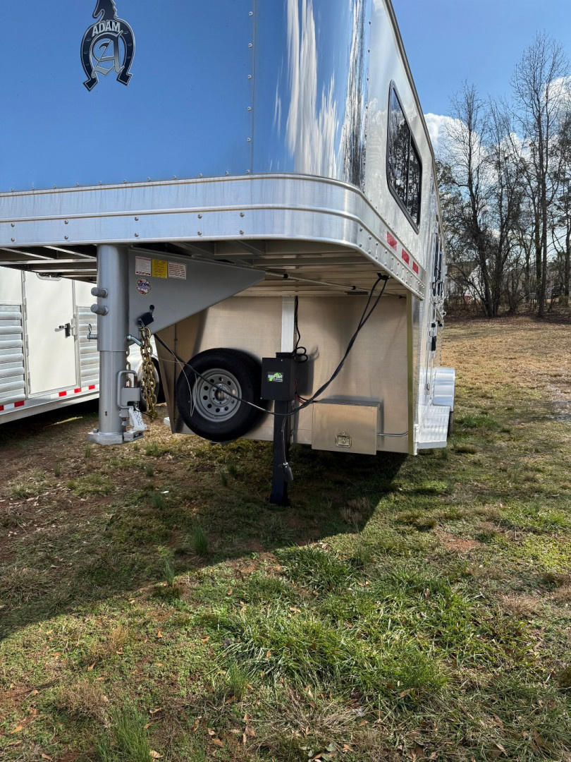 New 2025 Adam Excursion 3 Horse Slant Gooseneck Horse Trailer