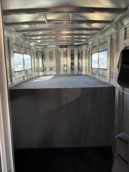 New 2025 Adam Excursion 3 Horse Slant Gooseneck Horse Trailer