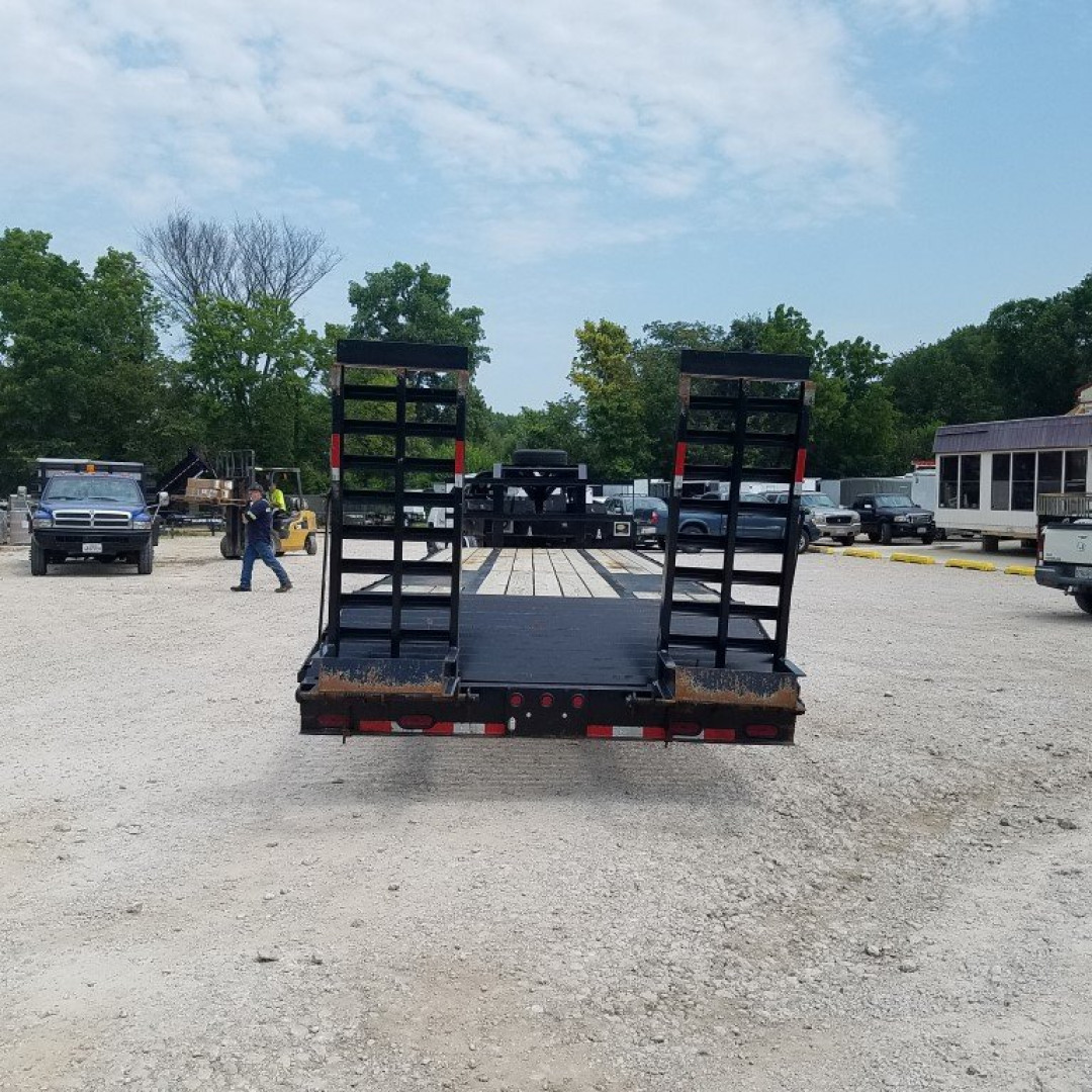 Used 2023 Kaufman Trailers 25+5 Gooseneck Deckover Trailer
