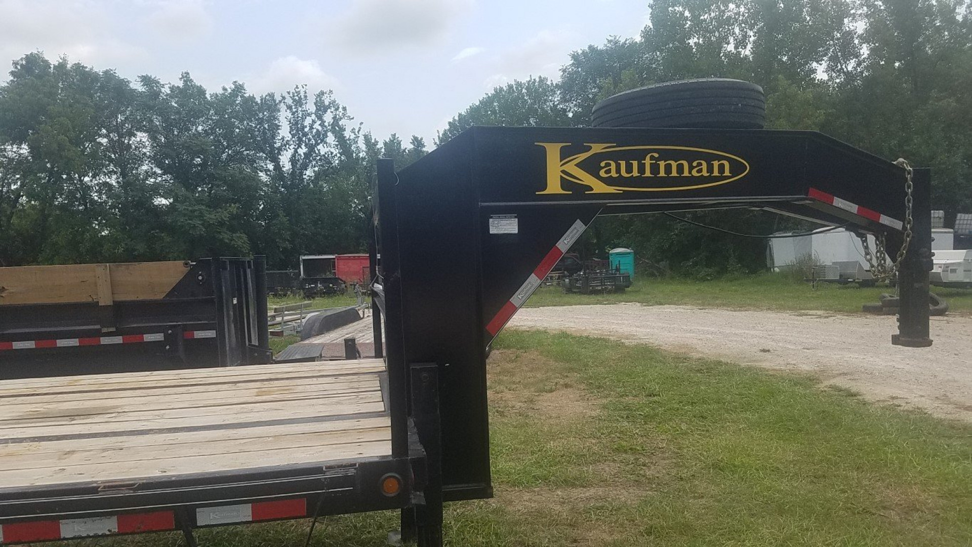 Used 2023 Kaufman Trailers 25+5 Gooseneck Deckover Trailer