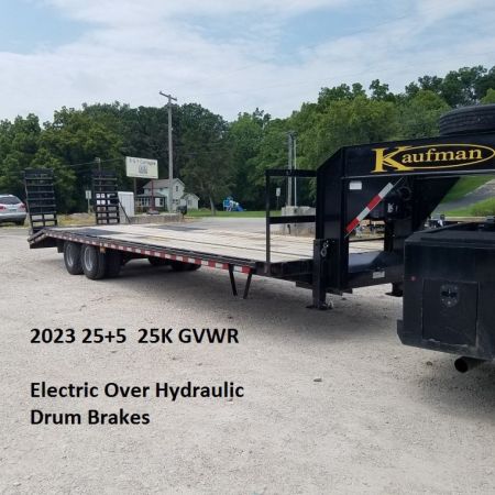 Used 2023 Kaufman Trailers 25+5 Gooseneck Deckover Trailer